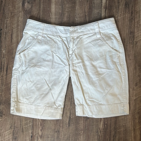 Pants - 🪷 5/$10 🪷 white Shorts in great condition